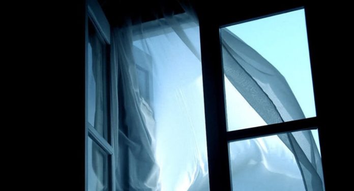 Патрульні врятували чоловіка, який спробував накласти на себе руки Патрульні врятували чоловіка, який спробував накласти на себе руки