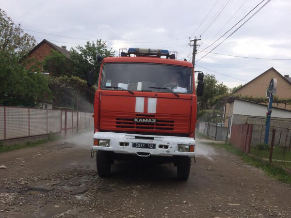 Рятувальники провели дезінфекцію у селі Липча Рятувальники провели дезінфекцію у селі Липча