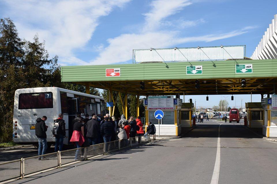 Ажіотаж на кордоні: у Закарпатській митниці пояснили ситуацію Ажіотаж на кордоні: у Закарпатській митниці пояснили ситуацію