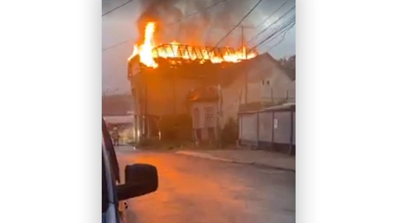 У Сваляві велика пожежа: відео з місця події У Сваляві велика пожежа: відео з місця події
