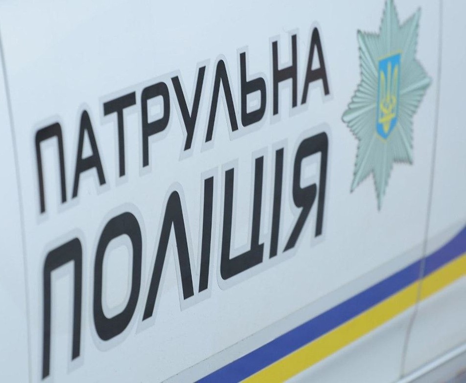 В Ужгороді на вулиці лежала жінка без свідомості В Ужгороді на вулиці лежала жінка без свідомості