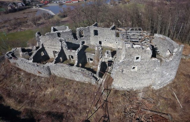 На реставрацію Невицького замку витратять понад 9 мільйонів гривень