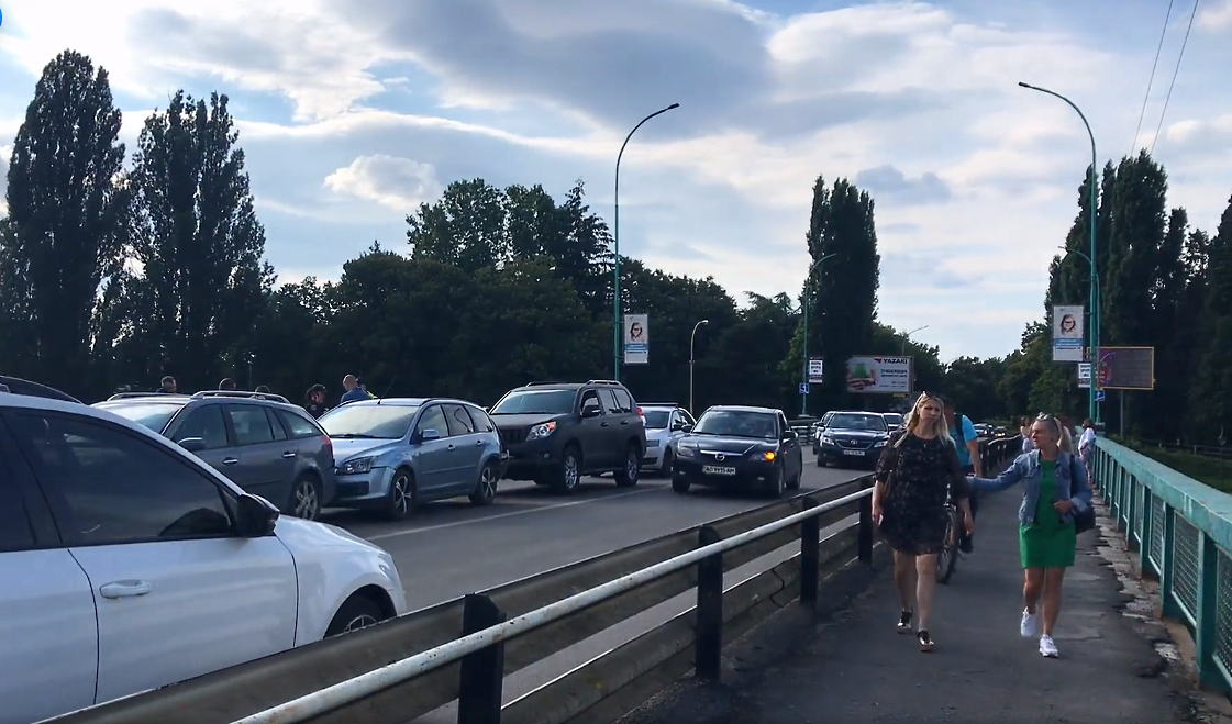 Потрійна аварія в Ужгороді: відео з місця події Потрійна аварія в Ужгороді: відео з місця події