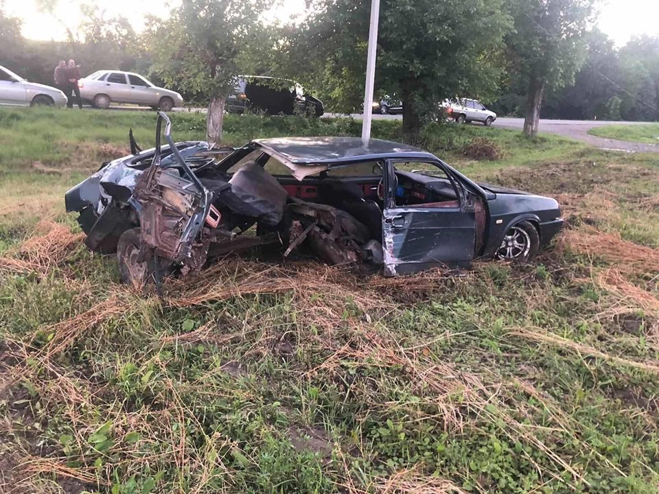 Автомобіль розірвало: область облетіли фото шокуючої ДТП Автомобіль розірвало: область облетіли фото шокуючої ДТП