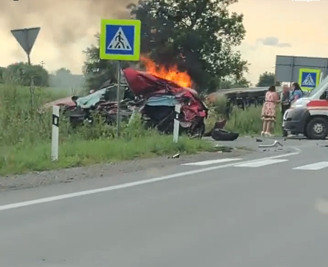 Моторошна ДТП поблизу Ракошина: з’явилося відео з місця трагедії Моторошна ДТП поблизу Ракошина: з’явилося відео з місця трагедії