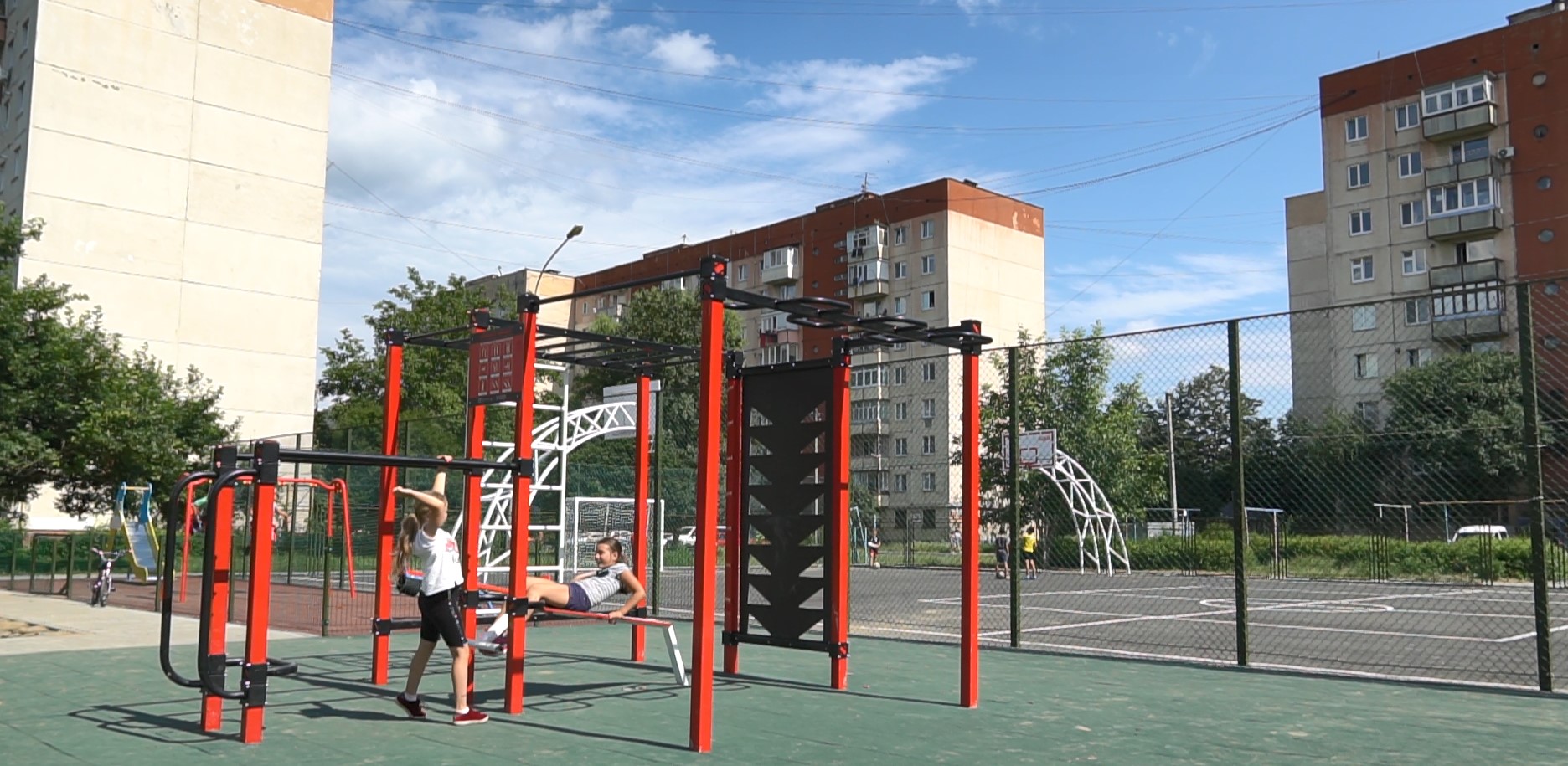 У Мукачеві відкрили мультиспортивний комплекс: як він виглядає У Мукачеві відкрили мультиспортивний комплекс: як він виглядає