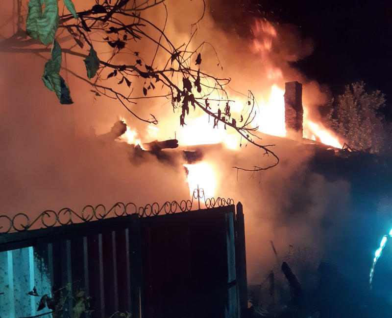 Поки власників не було вдома, повністю згорів їх будинок Поки власників не було вдома, повністю згорів їх будинок