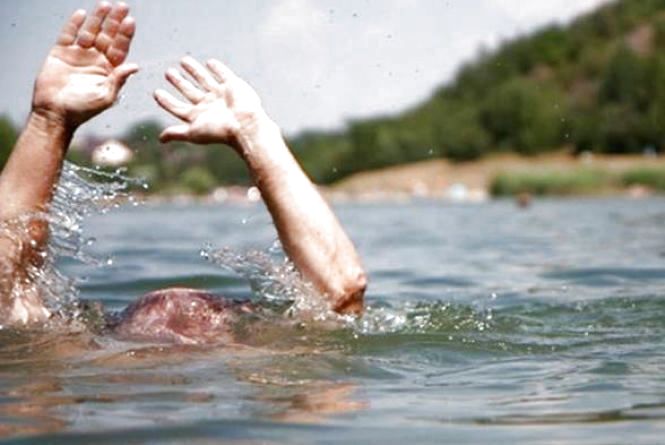 На Мукачівщині з озера витягли тіло потопельника