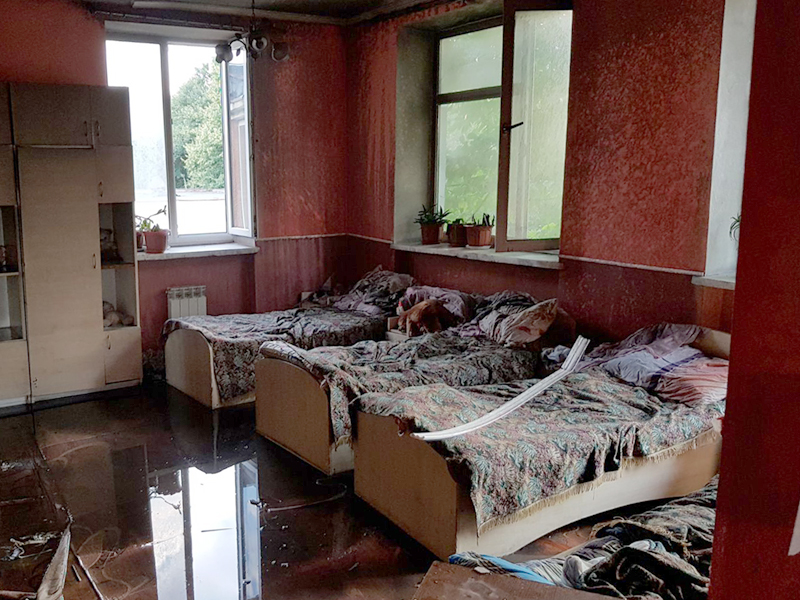 Пожежа у Сваляві: загорілось приміщення центру соціально-психологічної реабілітації дітей Пожежа у Сваляві: загорілось приміщення центру соціально-психологічної реабілітації дітей