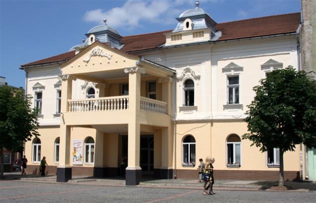 У Мукачеві функціонуватиме "Дитячий театральний центр" У Мукачеві функціонуватиме "Дитячий театральний центр"
