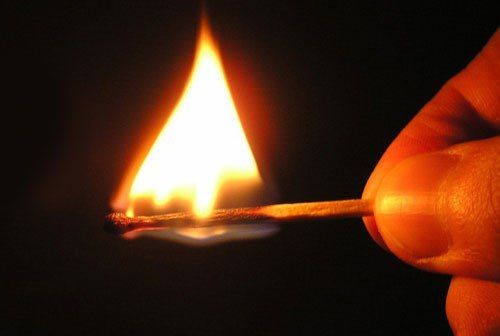 У селі на Мукачівщині чоловік намагався спалити 2 будинки У селі на Мукачівщині чоловік намагався спалити 2 будинки