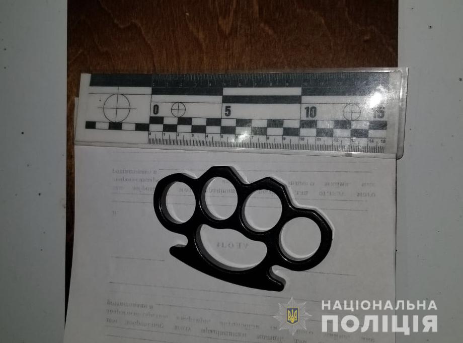 Вночі Тячівщиною розїжджав молодик зі зброєю Вночі Тячівщиною розїжджав молодик зі зброєю