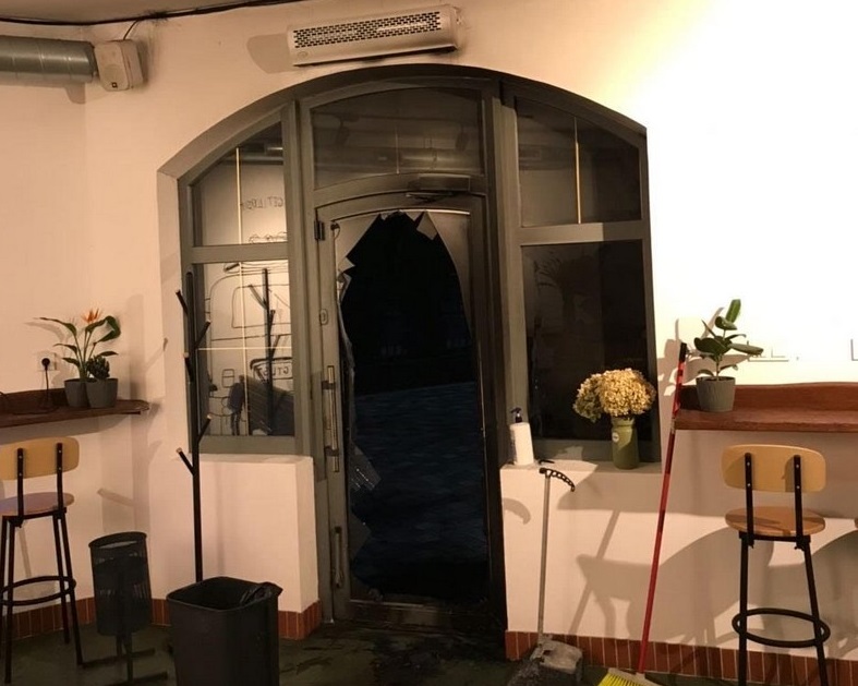 Пожежа у мукачівському кафе: власниця закладу розповіла про підпал Пожежа у мукачівському кафе: власниця закладу розповіла про підпал