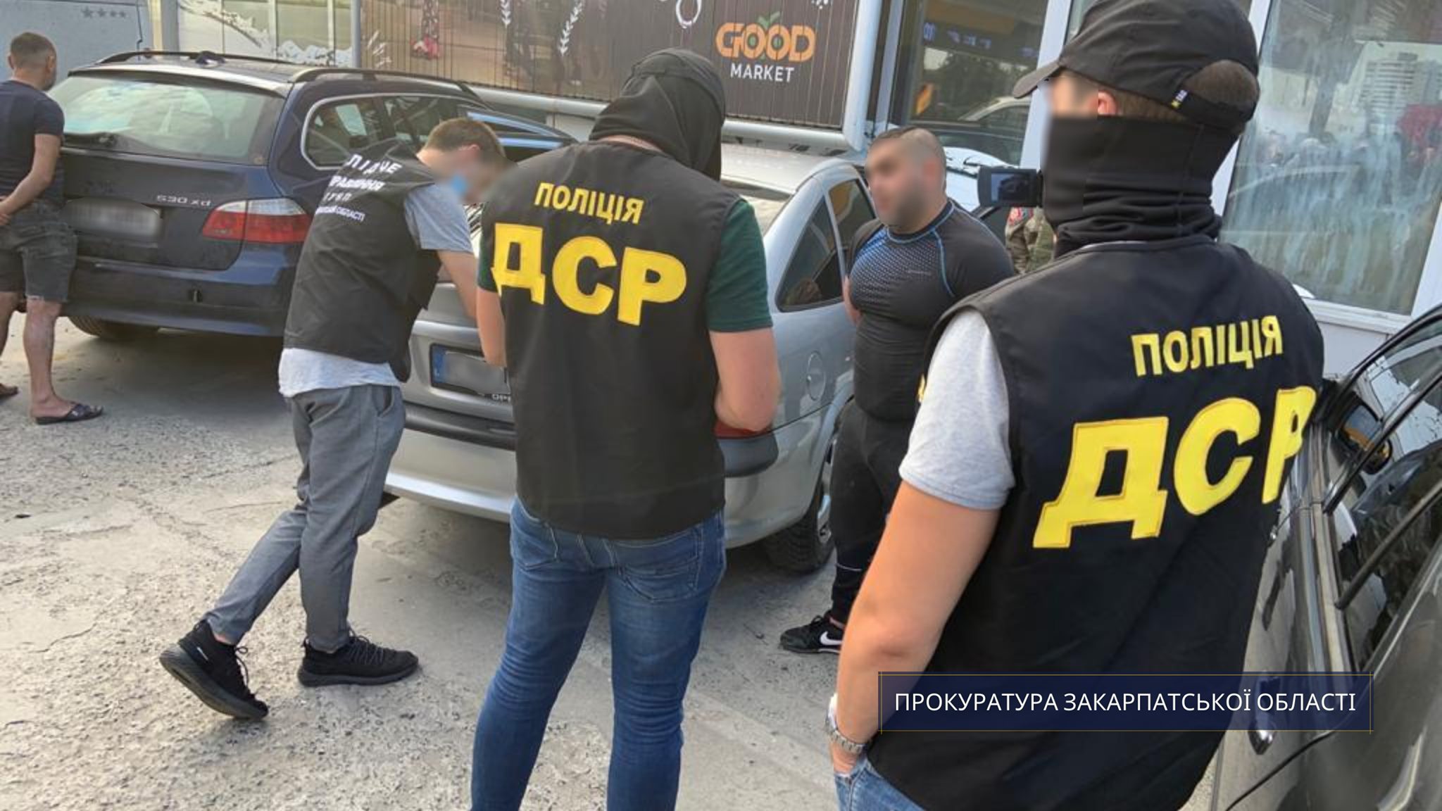 Спецоперація в Ужгороді: затримано чоловіка, який вимагав 47 тисяч доларів неіснуючого боргу Спецоперація в Ужгороді: затримано чоловіка, який вимагав 47 тисяч доларів неіснуючого боргу