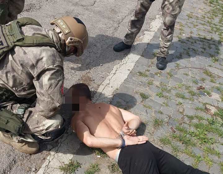 Спецоперація у селі Мукачівського району: відомо, кого затримали Спецоперація у селі Мукачівського району: відомо, кого затримали