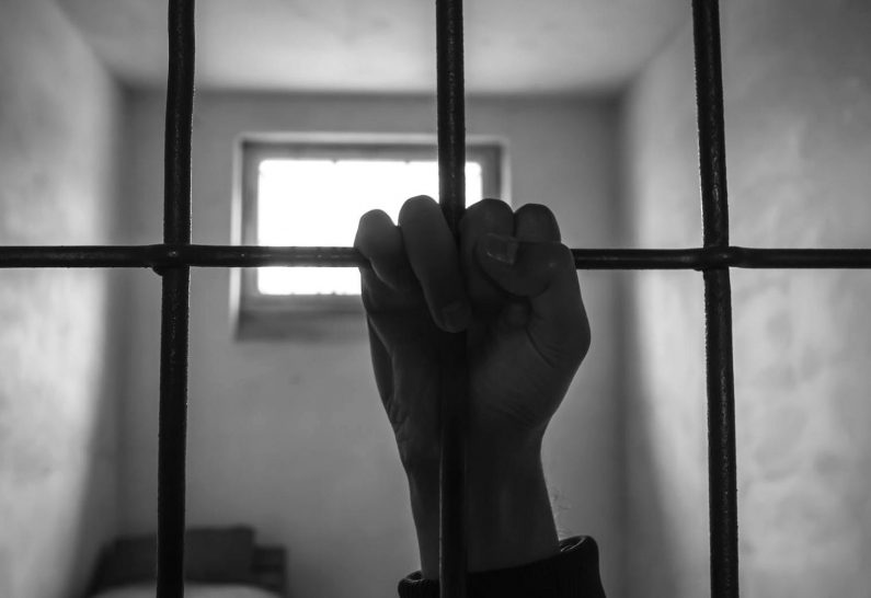 Чоловік сяде на кілька років за крадіжку ювелірних виробів Чоловік сяде на кілька років за крадіжку ювелірних виробів