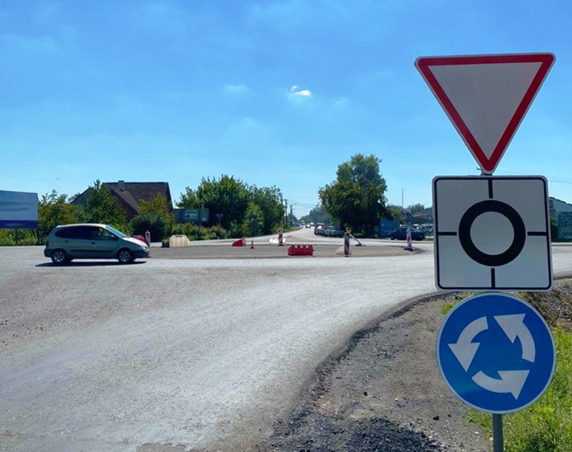 На в’їзді в Ужгород організували круговий рух На в’їзді в Ужгород організували круговий рух