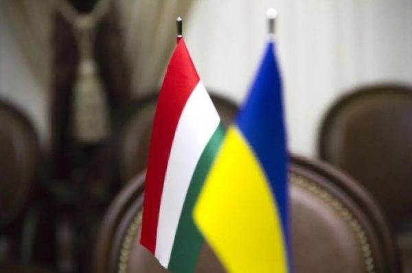 Нове загострення між Україною й Угорщиною: топ-урядовця не впустили на Закарпаття Нове загострення між Україною й Угорщиною: топ-урядовця не впустили на Закарпаття