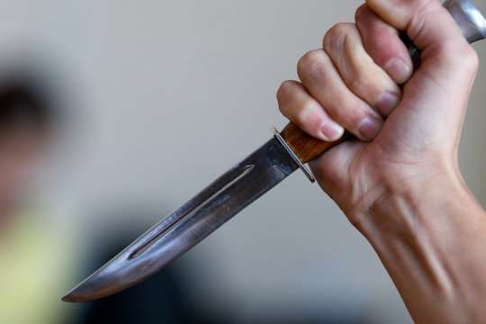 Взято під варту 17-річного хлопця, який вбив одного чоловіка та поранив іншого Взято під варту 17-річного хлопця, який вбив одного чоловіка та поранив іншого
