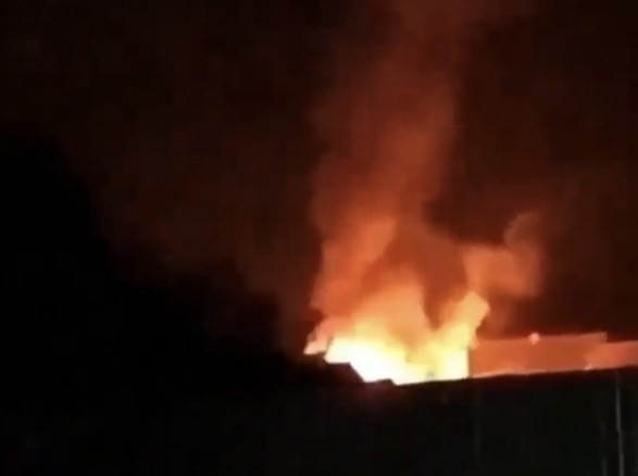 ЗМІ повідомляють про пожежу в ромському поселенні ЗМІ повідомляють про пожежу в ромському поселенні