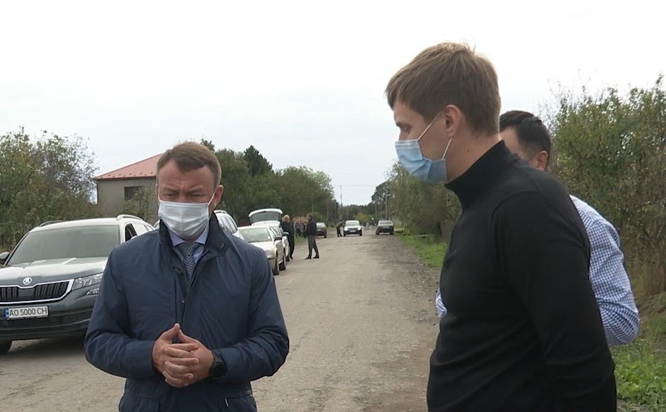 Голова Закарпатської ОДА проінспектував якість виконання дорожніх робіт на Мукачівщині Голова Закарпатської ОДА проінспектував якість виконання дорожніх робіт на Мукачівщині