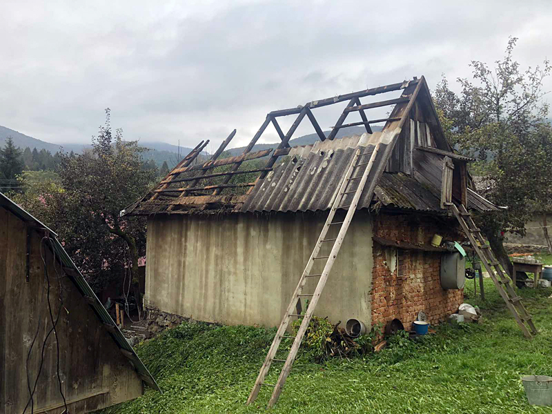 Вночі на Міжгірщині гасили пожежу Вночі на Міжгірщині гасили пожежу