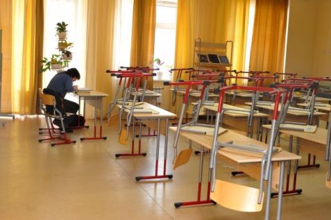 Школи відправляють на канікули: відомо, скільки вони триватимуть Школи відправляють на канікули: відомо, скільки вони триватимуть