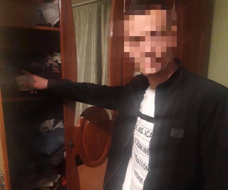 Мукачівець вкрав від пенсіонерки 180 тисяч гривень Мукачівець вкрав від пенсіонерки 180 тисяч гривень