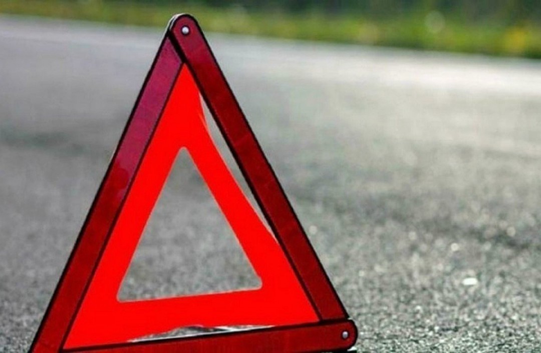 На Закарпатті зіткнулись легковик і вантажівка. Є постраждалі На Закарпатті зіткнулись легковик і вантажівка. Є постраждалі