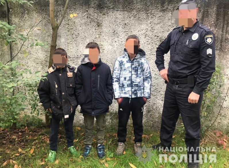 Вандалізм на Мукачівщині: у селі пошкодили пам’ятники на кладовищі Вандалізм на Мукачівщині: у селі пошкодили пам’ятники на кладовищі