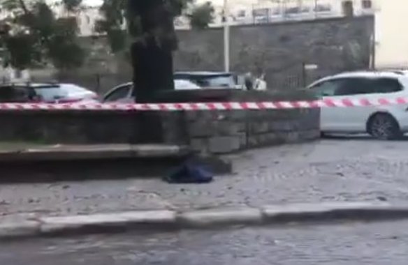 На площі Поштовій в Ужгороді виявили підозрілу сумку На площі Поштовій в Ужгороді виявили підозрілу сумку