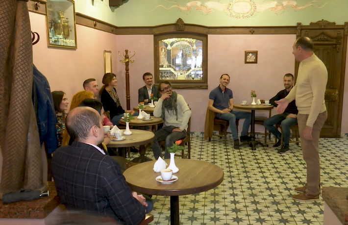 Потрібно віддаватися справі повністю: у Мукачеві митці та підприємці говорили про соціально-відповідальний бізнес Потрібно віддаватися справі повністю: у Мукачеві митці та підприємці говорили про соціально-відповідальний бізнес