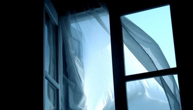 У Львові загинув студент із Закарпаття У Львові загинув студент із Закарпаття. Вистрибнув із вікна гуртожитку