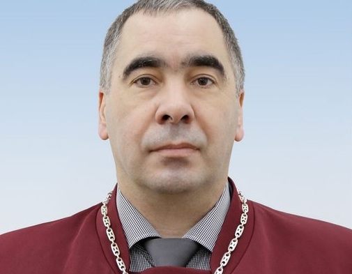 Суддя КС Василь Лемак виступив проти скандального рішення, яке обурило українців Суддя КС Василь Лемак виступив проти скандального рішення, яке обурило українців