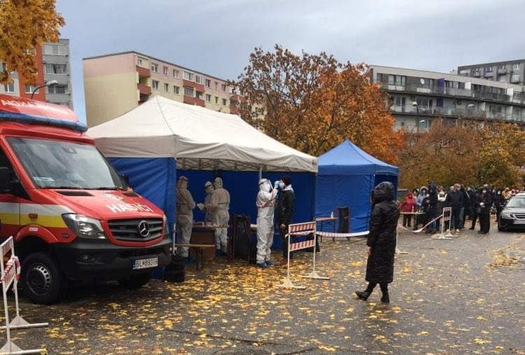 Закарпатка розповіла, як у Словаччині проводять загальнонаціональне тестування на COVID-19 Українка, яка живе в Братиславі, розповіла, як у Словаччині проводять загальнонаціональне тестування на COVID-19