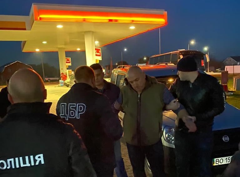 Спецоперація силовиків: журналіст повідомив про затримання топ-посадовця Закарпаття Спецоперація силовиків: журналіст повідомив про затримання топ-посадовця Закарпаття