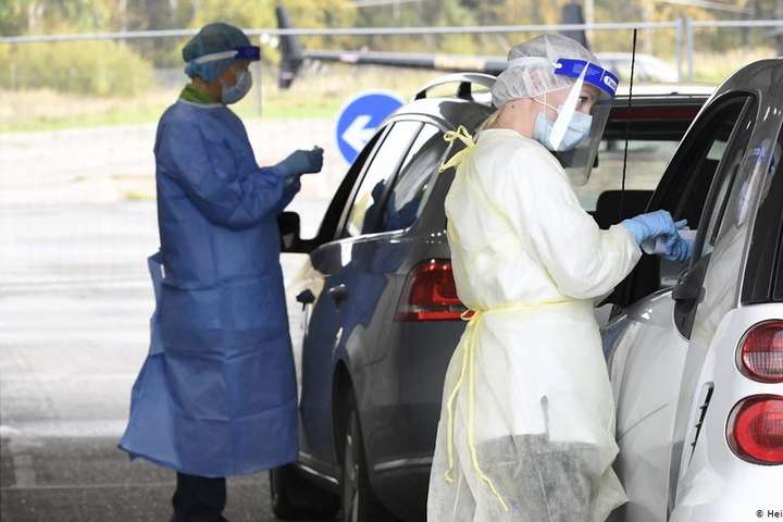 У Словаччині відбулося масове тестування на коронавірус. За добу перевірили понад 2,6 млн осіб У Словаччині відбулося масове тестування на коронавірус. За добу перевірили понад 2,6 млн осіб