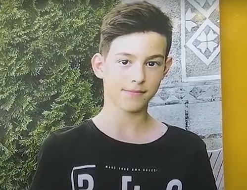 У Мукачеві померла 12-річна дитина. Рідні вимагають покарати винних У Мукачеві від кору померла 12-річна дитина із села Страбичово. Рідні вимагають покарати винних