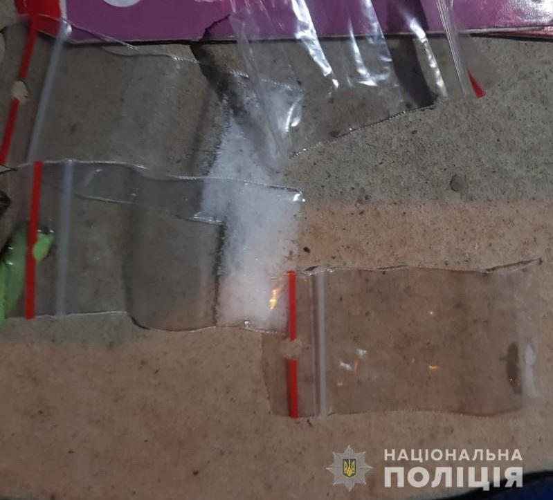 Поліцейські виявили в чоловіка, який проник до чужого господарства, наркотики Поліцейські виявили в чоловіка, який проник до чужого господарства, наркотики
