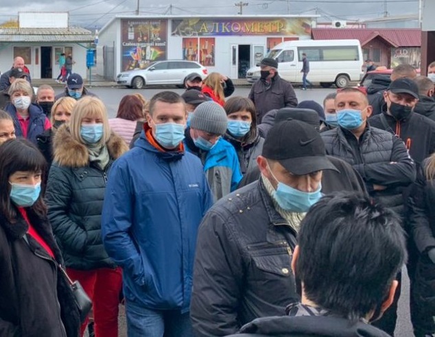 Ринок "Краснодонців" частково закритий на карантин: чим закінчився протест Ринок "Краснодонців" частково закритий на карантин: чим закінчився протест в Ужгороді