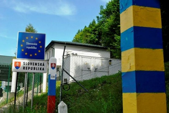 Словаччина тимчасово закриває частину пунктів пропуску на кордоні з Україною Словаччина тимчасово закриває частину пунктів пропуску на кордоні з Україною