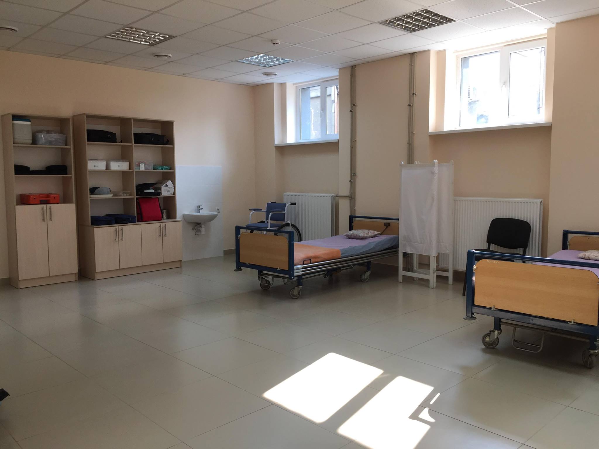 Приймальне відділення мукачівської лікарні на час карантину розділено на 2 блоки Приймальне відділення мукачівської лікарні на час карантину розділено на 2 блоки