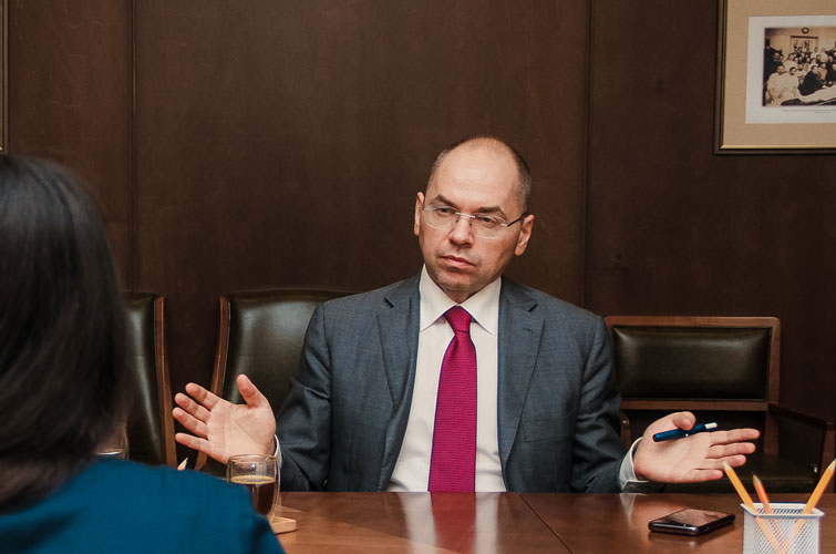 ФОТО: УП. Життя Триватиме до квітня 2021 року: міністр про "важкий період" коронавірусу