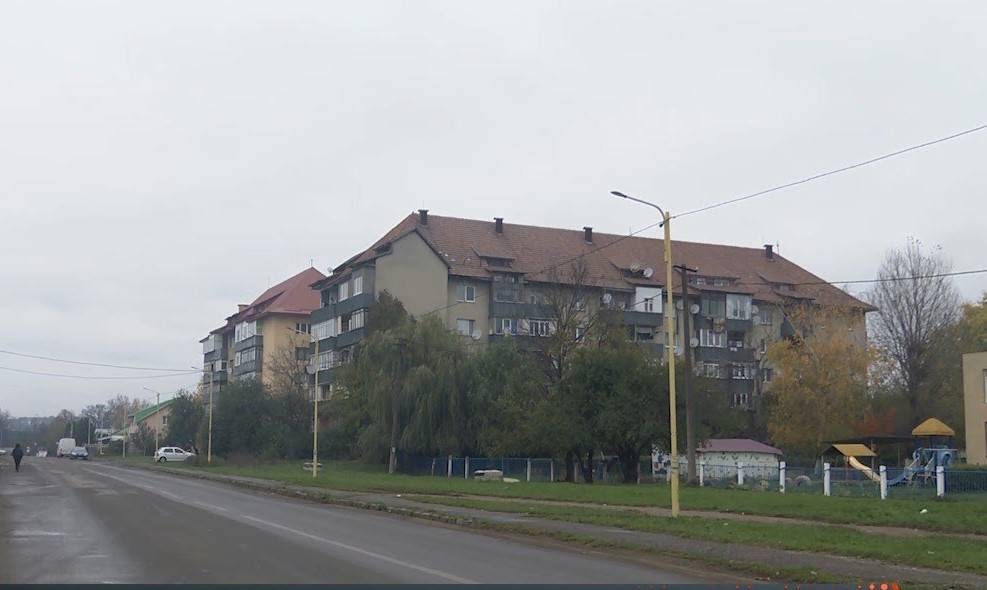 Нападають на людей і грабують: що коїться в одному з мікрорайонів Ужгорода Нападають на людей і грабують: що коїться в одному з мікрорайонів Ужгорода