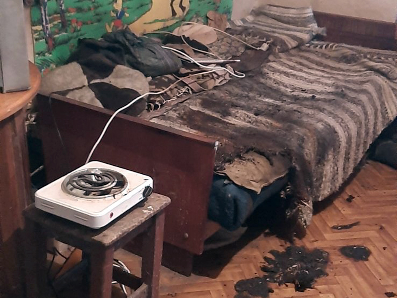 Чоловік опинився в реанімації після того, як спробував готувати їжу біля ліжка Чоловік опинився в реанімації після того, як спробував готувати їжу біля ліжка