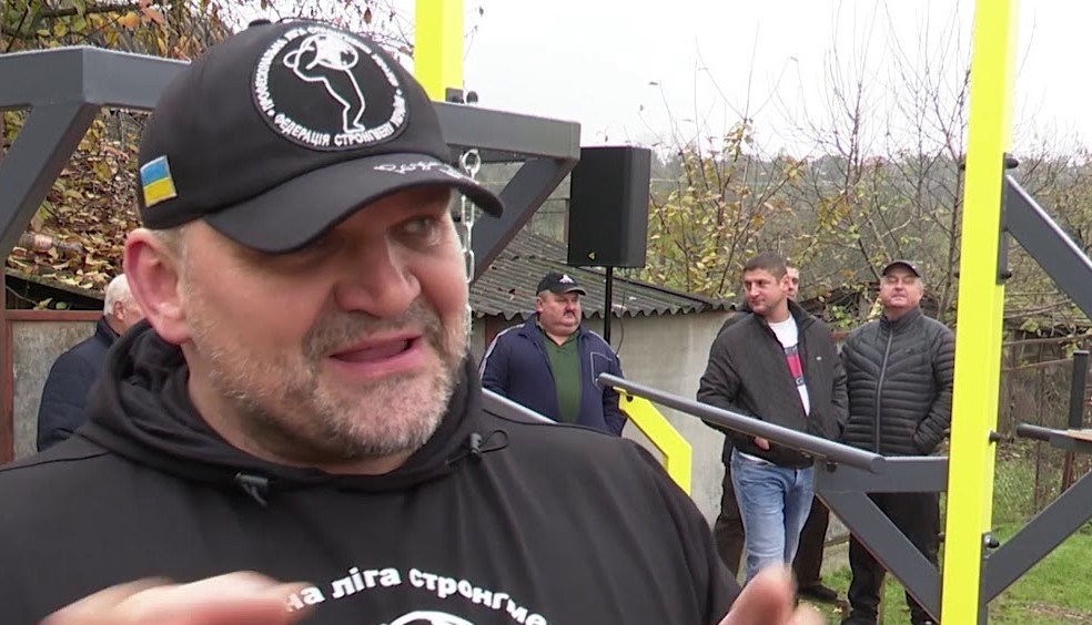 Вірастюк презентував на Закарпатті стронгворкаут комплекс Вірастюк презентував на Закарпатті стронгворкаут комплекс