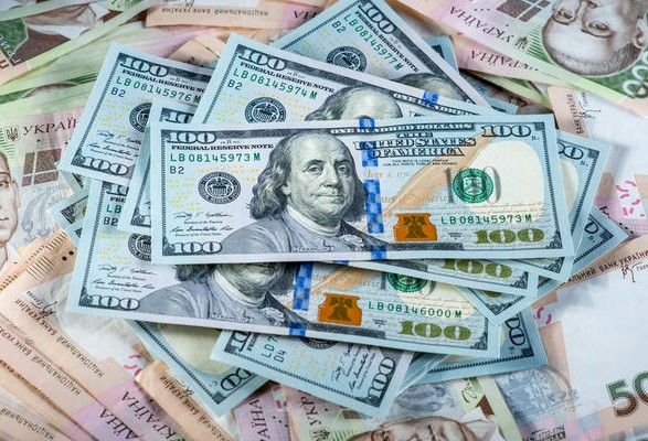 Долар побив місячний рекорд вартості: новий курс валют Долар побив місячний рекорд вартості: новий курс валют