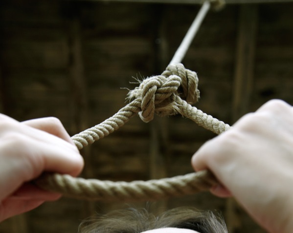 Поліцейський врятував 32-річного закарпатця від самогубства На Закарпатті, у найбагатшому селі Нижня Апша, поліцейський врятував молодого чоловіка від самогубства