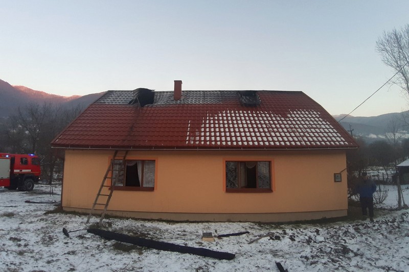 Поки закарпатка була за кордоном, ледь не згорів її будинок Поки закарпатка була за кордоном, ледь не згорів її будинок