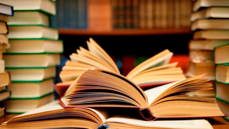 В Ужгороді днями розпочалась акція "Письменник за прилавком" В Ужгороді днями розпочалась акція "Письменник за прилавком"